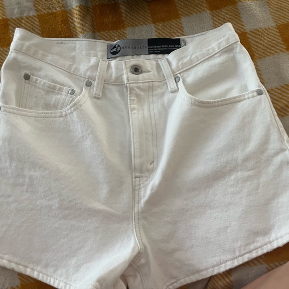 Shorts - Picture 3 of 4